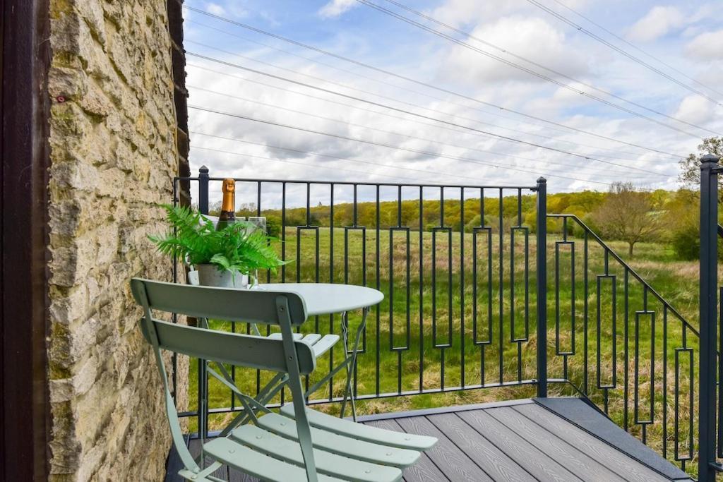 The Lookout At Cloatley Meadow Apartment Hankerton Luaran gambar